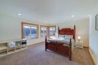 Stunning Mount Vernon Home w/ Big Lake Views!