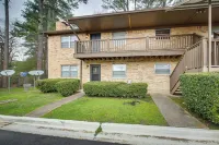 3 Mi to Dtwn Hot Springs: Modern Condo! - spa