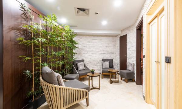 Aprilis Deluxe Hotel