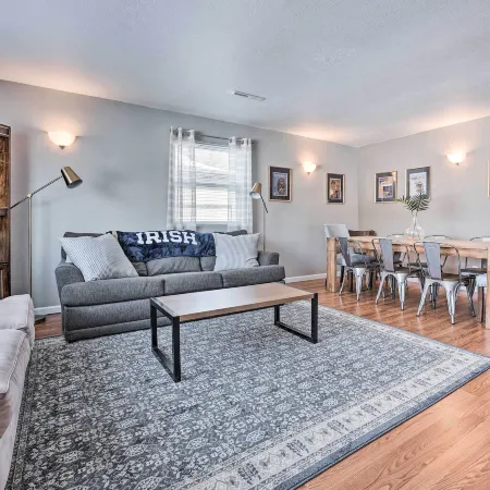 Cozy South Bend Retreat < 2 Mi to Notre Dame!