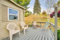 13 Mi to Nubs Nob: Pet-friendly Retreat - Bathtub