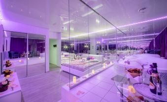 Aleks Hotel na Muzhestva Hotel