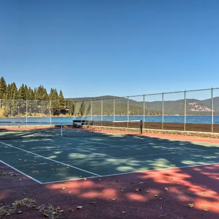 Lakefront Home w/ View: 11 Mi to Palisades Tahoe!