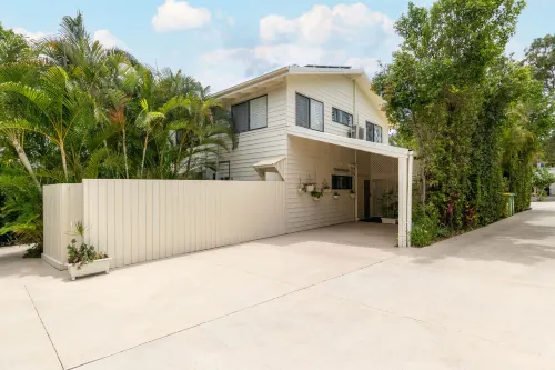 Debbie's Place Hotels in Rainbow Beach