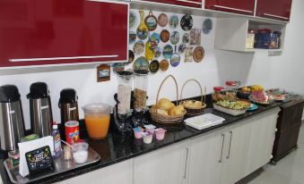 Pousada Captain Morgan Pontal do Sul com Piscina