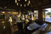 Tshwene Lodge