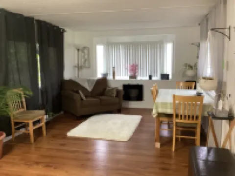 Bayview mobile, brightly renovated , ocean view, close to amenities .