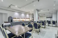 Hostal Bedmates Hotels in El Poble-sec