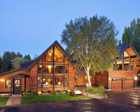 Good Medicine Lodge Hotels in Whitefish
