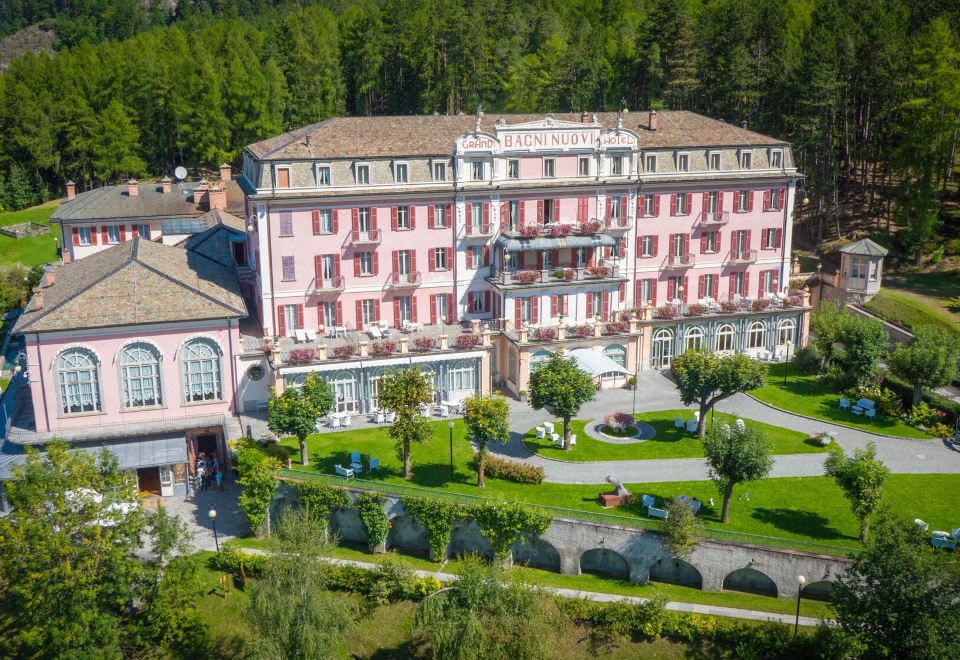 hotel overview picture