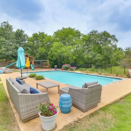 12 Mi to Dtwn: Austin Guest Cottage w/ Pool Access