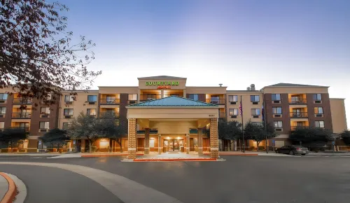Courtyard Denver South/Park Meadows Mall فنادق في Meridian