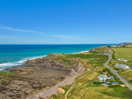 Driftwood Отели рядом с достопримечательностью «Widemouth Bay, Widemouth Bay: Our Lady & St Anne»