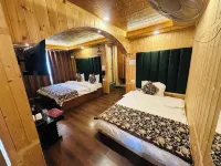 マラ キャッスル パハルガム