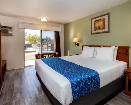 雷德布拉夫雷丁以南Travelodge by Wyndham酒店 雷德布拉夫酒店