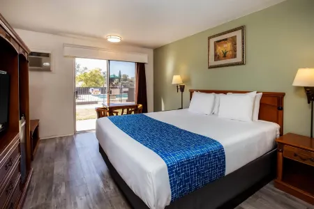 Travelodge by Wyndham Red Bluff South of Redding
