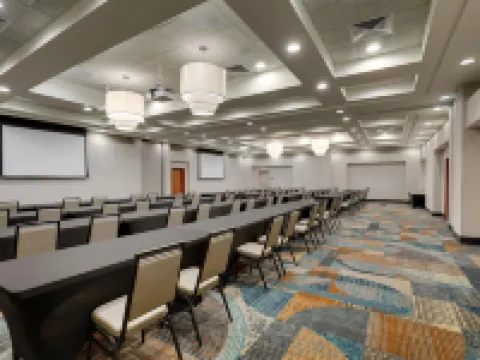 Drury Inn & Suites Dayton North Hotels in Dayton