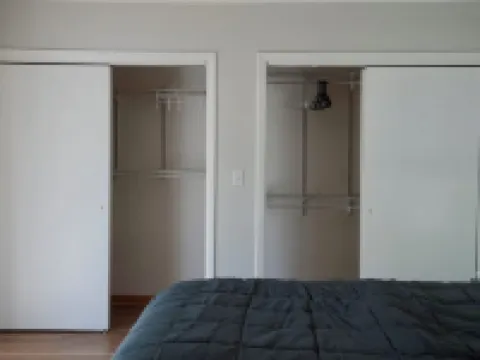 Cozy 2-bedroom stay in enchanting Smithfield with AC, WiFi Hotels in Smithfield