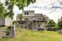 Lakefront Cottage 2 Mi to Palladium in Worcester!