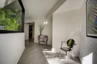 Key Biscayne Luxury Retreat - Fully Remoleded 3 Bedroom 2,000 SF Residence
