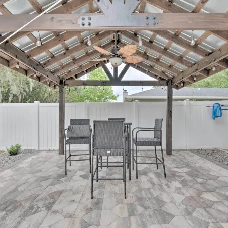 Airy Crystal River Retreat w/ Backyard Oasis!