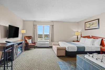 Days Inn & Suites by Wyndham Winkler Отели в г. 