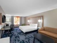 Fairfield Inn & Suites Memphis I-240 & Perkins فنادق في Shelby County