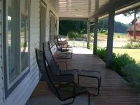 Peaceful Coastal Retreat - Bowser Beach House Hotel a Nanaimo H