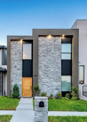 Elegant and cozy townhouse