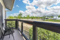 Best Western Plus Stevenson Manor - Mountain view