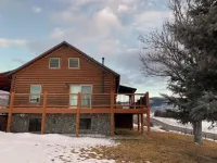 Beautiful Private Luxury Cabin with Hot Tub