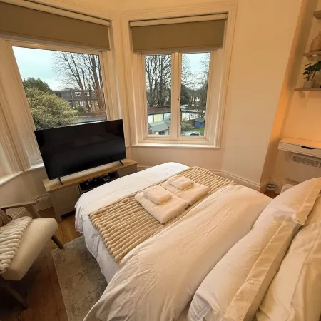Beautiful 1-bedroom apartment. Perfect for couples, families, or friends.