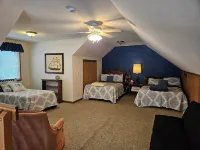 Perfect Winter Get-Away!   Spacious Lakefront Getaway 3Br+Loft & Cozy Fire Pit.