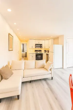 Cozy 2BR w/WiFi and AC Near UW, Northgate, Golf & All Amenities in Shoreline