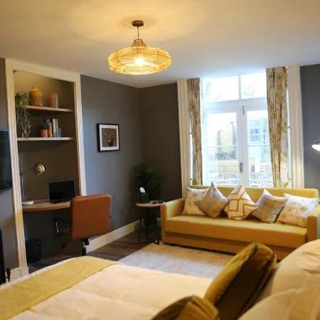 Old Rectifying House Superior Apartment