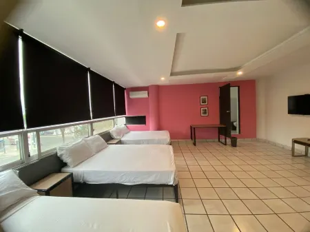 Unidades Privadas Con AC-TV-WiFi y Estacionamiento en Centro de Mty