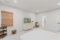 Spacious 5-bedroom house with Golf simulator in Berlin