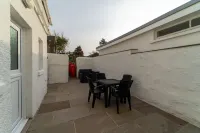 3 bedroom home by the beach Hotels in The Havens