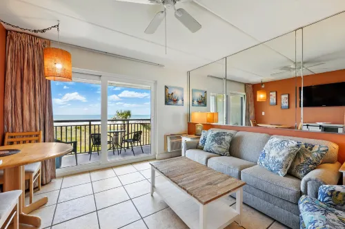 Balcony Suite with Ocean View and Full Kitchen - Colorful Coastal Retreat Hotels in Crescent Beach