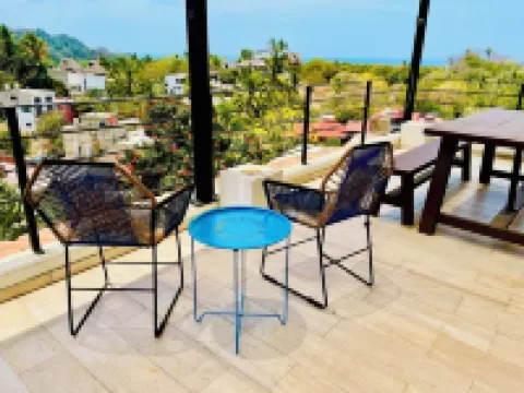 Kitchen, Saltwater Pool, Fast Wifi, Queen Bed, Air Conditioning - "Mar"