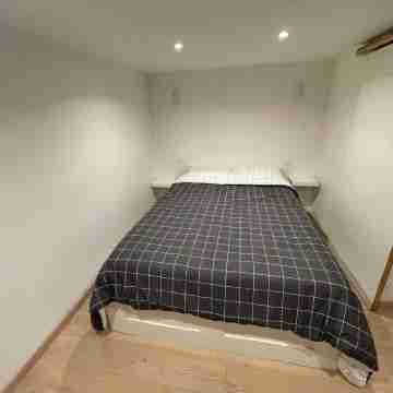 Apparently Rougemare Rooms