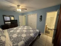 3-bedroom house in fabulous Bradenton with AC, WiFi, Youtube TV, pool and more..
