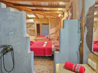 Villa Kokkino Skufitza,charming holiday home made of clay, pool, private garden