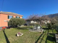 Villa in the Green in the hills in Lavagna - 3 Bedrooms, Garden and Private Parking St. Anthony of Niasca附近的飯店