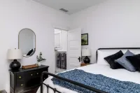 Charming 2-bedroom bungalow in Santa Paula with WiFi, AC Hotels in Santa Paula