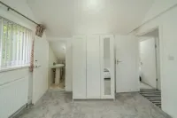 Modern Stay Near City & Park - 1+ Night Stays Hotels in Prestwich