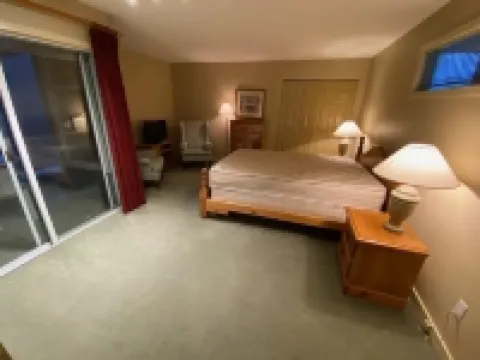 Oceanfront Nanoose Bay stunning views condo sleeps 6 Hotels in Nanaimo E