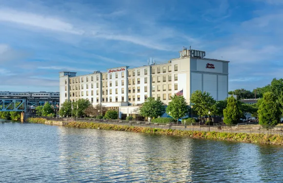 希爾頓歡朋套房酒店-紐瓦克哈里森河濱步道