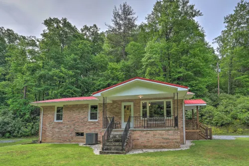 Hike the Appalachian Trail! Serene Marshall Cabin - WiFi