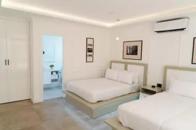 112 - Prague Apts 5 pax Consulate USA Parking Hotels in Urdesa